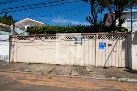 Casa à venda com 300m², 4 quartos e 3 vagas Casa à venda com 300m², 4 quartos e 3 vagasFachada