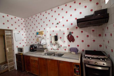 Casa à venda com 300m², 4 quartos e 3 vagas Casa à venda com 300m², 4 quartos e 3 vagasCozinha