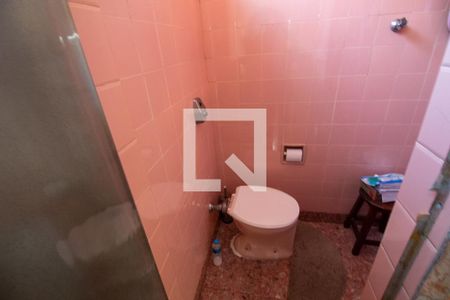 Casa à venda com 300m², 4 quartos e 3 vagas Casa à venda com 300m², 4 quartos e 3 vagasBanheiro da Suíte