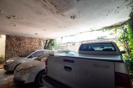 Casa à venda com 300m², 4 quartos e 3 vagas Casa à venda com 300m², 4 quartos e 3 vagasGaragem