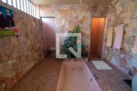 Casa à venda com 300m², 4 quartos e 3 vagas Casa à venda com 300m², 4 quartos e 3 vagasBanheiro da Suíte