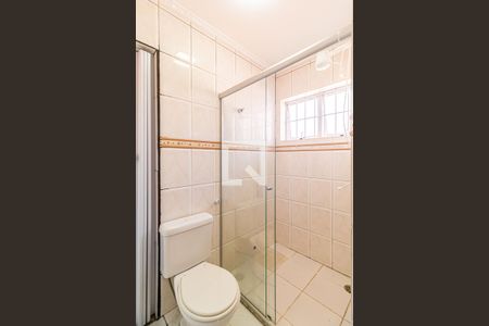 Banheiro de kitnet/studio para alugar com 0 quarto, 12m² em Jardim Bonfiglioli, São Paulo