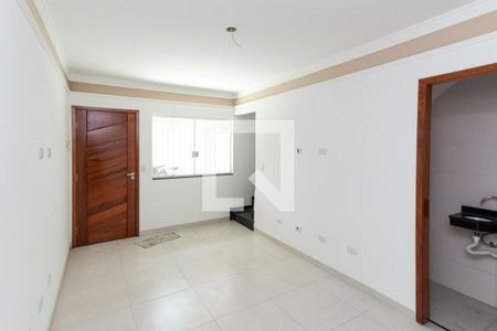 Sala   de casa para alugar com 2 quartos, 72m² em Parque Casa de Pedra, São Paulo