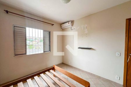 Quarto 1 casa 1 de casa para alugar com 5 quartos, 118m² em Vila Pita, São Paulo