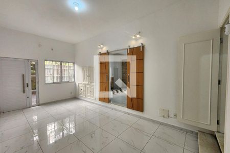 Casa à venda com 287m², 4 quartos e 1 vagaSala