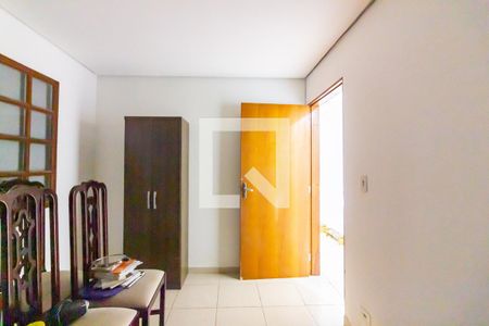 Quarto 1 de casa para alugar com 2 quartos, 100m² em Km 18, Osasco