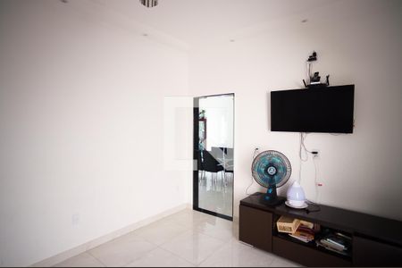 Sala de casa à venda com 3 quartos, 200m² em Campo Alegre, Belo Horizonte