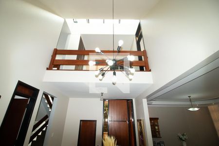 Casa à venda com 423m², 4 quartos e 8 vagas Casa à venda com 423m², 4 quartos e 8 vagasDetalhes