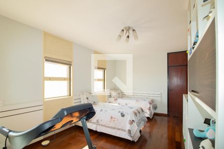 Casa à venda com 423m², 4 quartos e 8 vagas Casa à venda com 423m², 4 quartos e 8 vagasQuarto 1