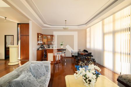 Sala de estar de casa à venda com 4 quartos, 423m² em Tucuruvi, São Paulo