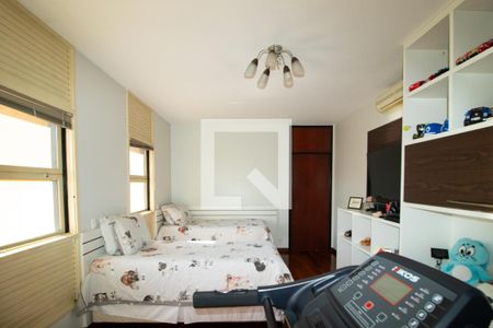 Casa à venda com 423m², 4 quartos e 8 vagas Casa à venda com 423m², 4 quartos e 8 vagasQuarto 1