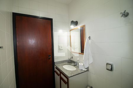 Casa à venda com 423m², 4 quartos e 8 vagas Casa à venda com 423m², 4 quartos e 8 vagasBanheiro 5