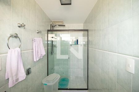 Casa à venda com 423m², 4 quartos e 8 vagas Casa à venda com 423m², 4 quartos e 8 vagasBanheiro da Suíte 2