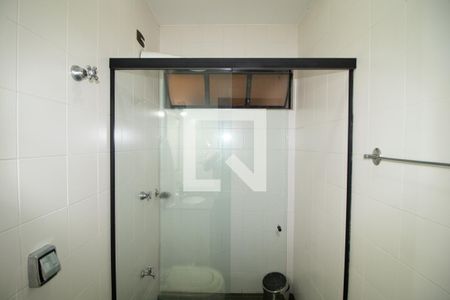 Casa à venda com 423m², 4 quartos e 8 vagas Casa à venda com 423m², 4 quartos e 8 vagasBanheiro 5