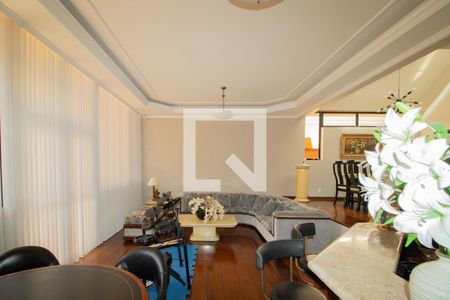Sala de estar de casa à venda com 4 quartos, 423m² em Tucuruvi, São Paulo