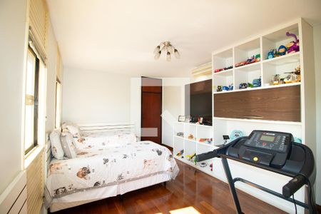 Casa à venda com 423m², 4 quartos e 8 vagas Casa à venda com 423m², 4 quartos e 8 vagasQuarto 1