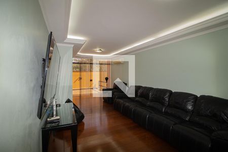 Casa à venda com 423m², 4 quartos e 8 vagas Casa à venda com 423m², 4 quartos e 8 vagasSala de Tv