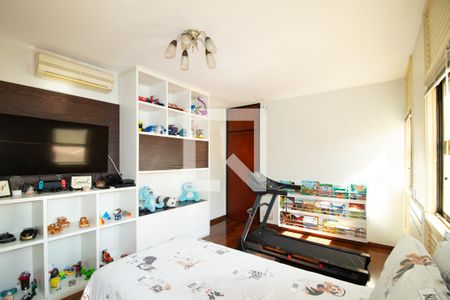 Casa à venda com 423m², 4 quartos e 8 vagas Casa à venda com 423m², 4 quartos e 8 vagasQuarto 1