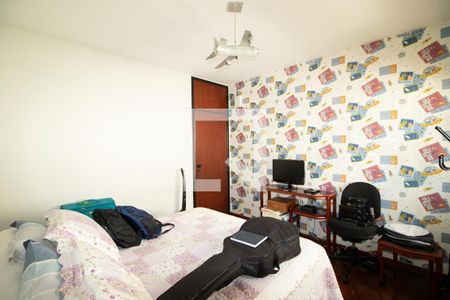 Casa à venda com 423m², 4 quartos e 8 vagas Casa à venda com 423m², 4 quartos e 8 vagasQuarto 2