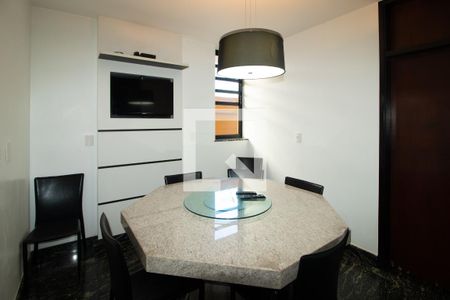 Casa à venda com 423m², 4 quartos e 8 vagas Casa à venda com 423m², 4 quartos e 8 vagasCopa