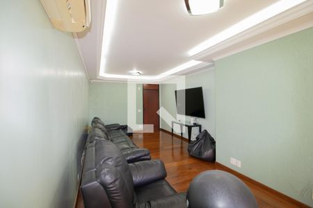 Casa à venda com 423m², 4 quartos e 8 vagas Casa à venda com 423m², 4 quartos e 8 vagasSala de Tv