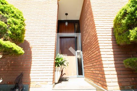 Casa à venda com 423m², 4 quartos e 8 vagas Casa à venda com 423m², 4 quartos e 8 vagasEntrada