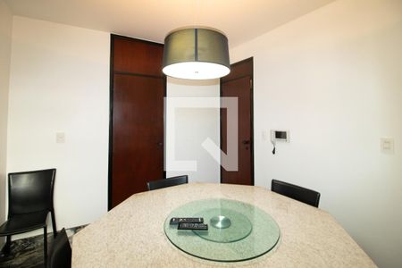 Casa à venda com 423m², 4 quartos e 8 vagas Casa à venda com 423m², 4 quartos e 8 vagasCopa