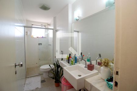 Banheiro  de apartamento à venda com 3 quartos, 109m² em Funcionários, Belo Horizonte