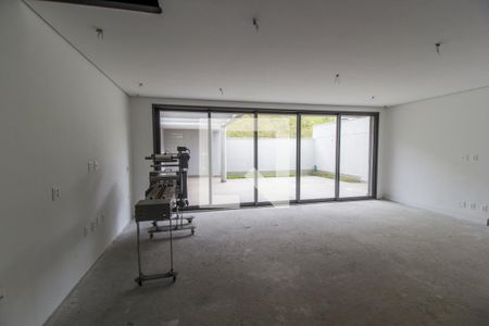 Sala de casa de condomínio para alugar com 3 quartos, 202m² em Residencial Tres (tambore), Santana de Parnaíba