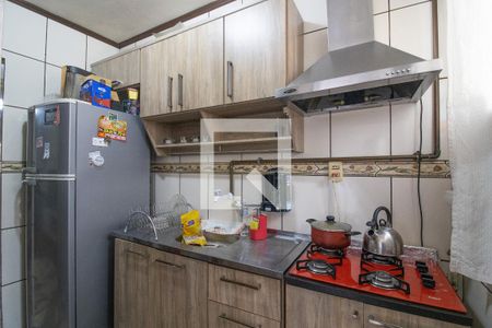 Cozinha de apartamento à venda com 2 quartos, 45m² em Humaitá, Porto Alegre