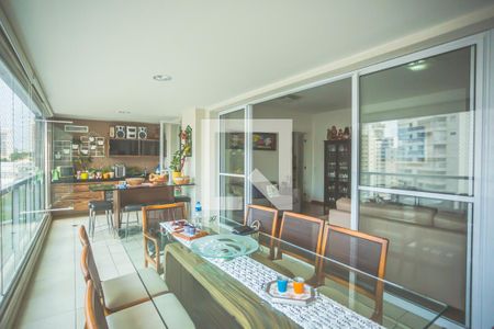 Varanda de apartamento à venda com 3 quartos, 140m² em Chácara Inglesa, São Paulo