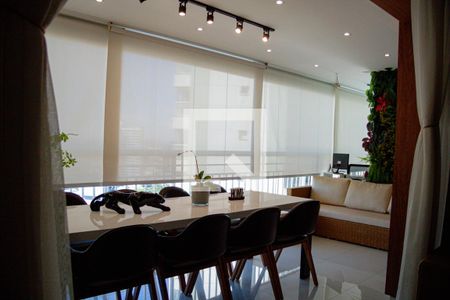 Apartamento à venda com 94m², 2 quartos e 2 vagas Apartamento à venda com 94m², 2 quartos e 2 vagasVaranda gourmet