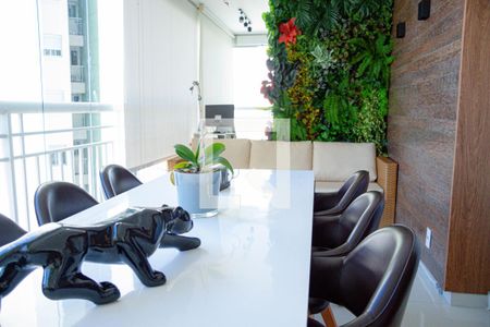 Apartamento à venda com 94m², 2 quartos e 2 vagas Apartamento à venda com 94m², 2 quartos e 2 vagasVaranda gourmet