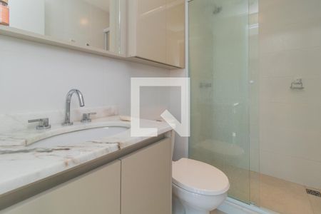 Banheiro de apartamento para alugar com 1 quarto, 59m² em Azenha, Porto Alegre