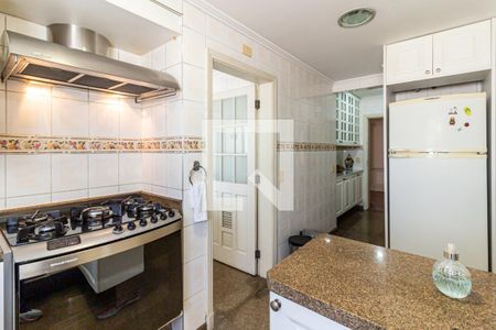 Apartamento para alugar com 317m², 4 quartos e 5 vagas Apartamento para alugar com 317m², 4 quartos e 5 vagasCozinha