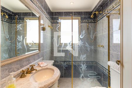 Apartamento para alugar com 317m², 4 quartos e 5 vagas Apartamento para alugar com 317m², 4 quartos e 5 vagasSuíte 2 - Banheiro