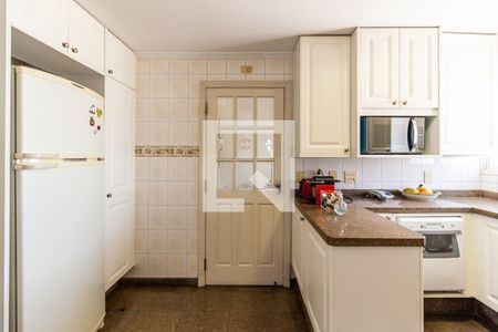 Apartamento para alugar com 317m², 4 quartos e 5 vagas Apartamento para alugar com 317m², 4 quartos e 5 vagasCozinha