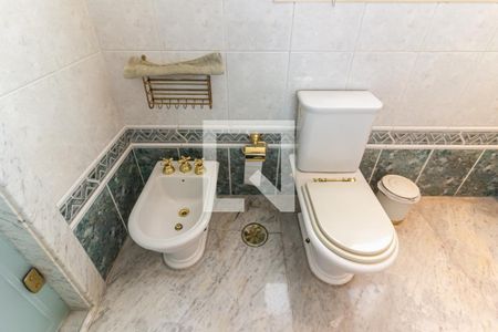 Apartamento para alugar com 317m², 4 quartos e 5 vagas Apartamento para alugar com 317m², 4 quartos e 5 vagasSuíte 4 - Banheiro - Vaso Sanitário
