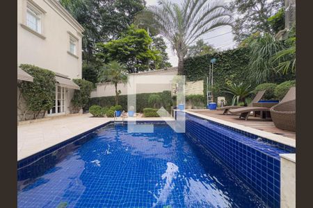 Casa à venda com 5 quartos, 584m² em Vila Madalena, São Paulo