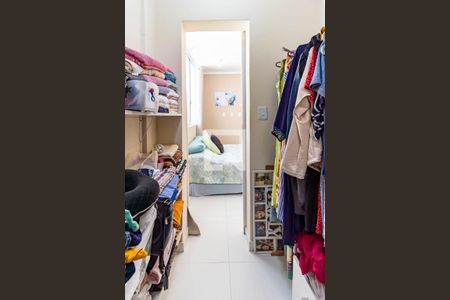 Casa à venda com 150m², 3 quartos e 1 vaga Casa à venda com 150m², 3 quartos e 1 vagaCloset Quarto 4