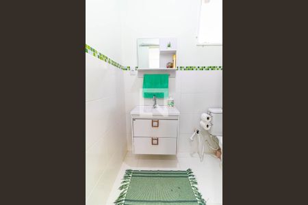 Casa à venda com 150m², 3 quartos e 1 vaga Casa à venda com 150m², 3 quartos e 1 vagaBanheiro Sala