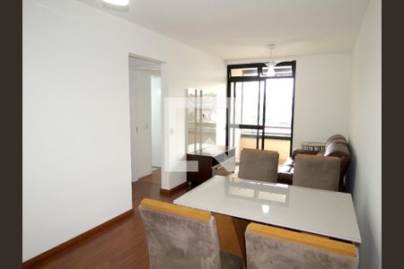 Apartamento à venda com 65m², 2 quartos e 2 vagasSala