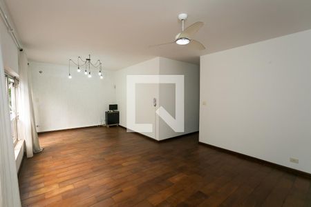 Sala de casa à venda com 3 quartos, 250m² em Lar São Paulo, São Paulo