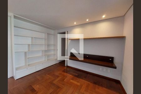 Apartamento à venda com 4 quartos, 227m² em Vila Suzana, São Paulo