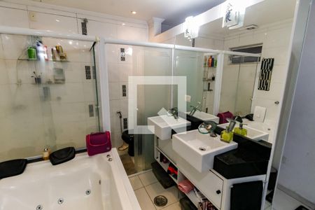 Banheiro da Suíte de casa à venda com 2 quartos, 140m² em Jardim Monte Alegre, Taboão da Serra