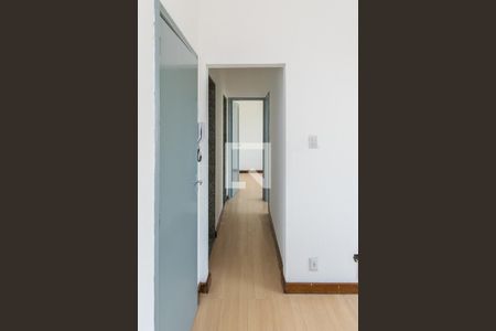 Sala - Corredor de apartamento para alugar com 2 quartos, 49m² em Olaria, Rio de Janeiro