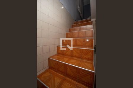 Escada de casa à venda com 2 quartos, 150m² em Vila Bonilha Nova, São Paulo