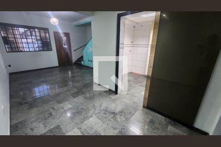 Sala de casa para alugar com 2 quartos, 90m² em Vila Matias, Santos