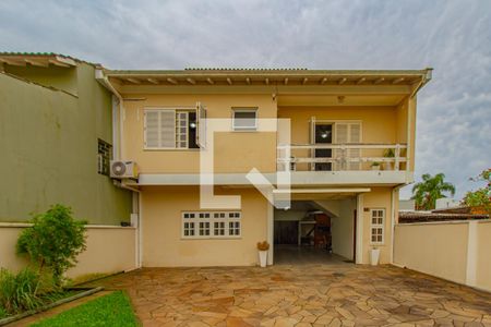 Casa para alugar com 200m², 3 quartos e 3 vagas Casa para alugar com 200m², 3 quartos e 3 vagasFachada