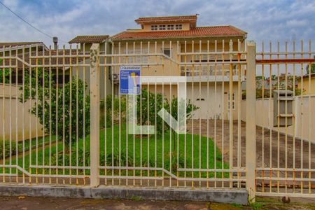 Casa para alugar com 200m², 3 quartos e 3 vagas Casa para alugar com 200m², 3 quartos e 3 vagasFrente da casa